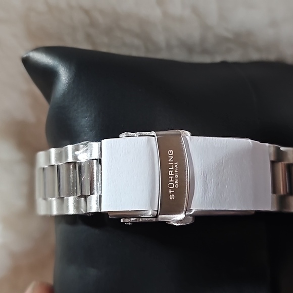 STUHRLING WOMAN'S LUXURY 31MM WATCH - Picture 8 of 12